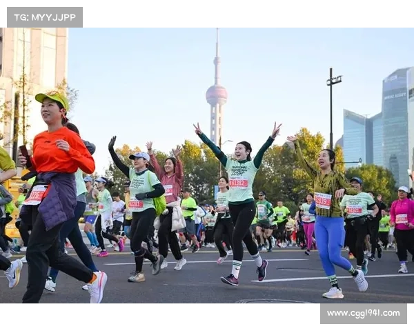 上海马拉松报名人数突破22万 大满贯候选赛事吸引力持续攀升 上海马拉松报名人数突破22万 大满贯候选赛事吸引力持续攀升